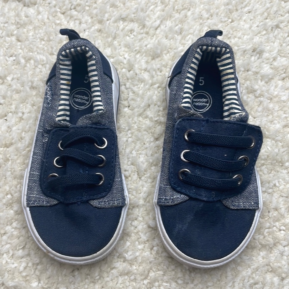 Wonder Nation Toddler size 5 Slip on shoes